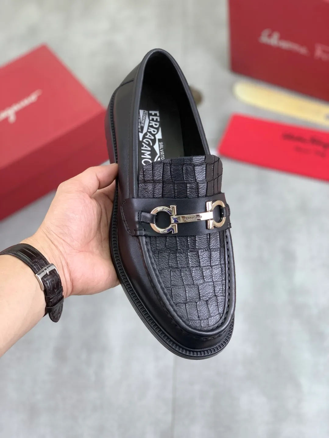 Men's Men's Shoes 💰P540💰[New Style] Water-dyed Niuli 🆘[Salvatore Ferragamo] Ferragamo's latest casual business leather shoes for men! Available at counters simultaneously! The fabric is made of specially imported original calfskin, the lining is made of imported water-dyed cowhide, and the original combination outsole is absolutely luxurious and leads the fashion trend. Matching code: 39-44 (38 45 customized) black optional